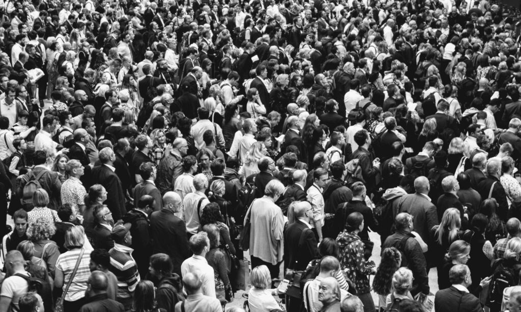 Distinguersi dalla massa: trucchi e consigli per comunicare online