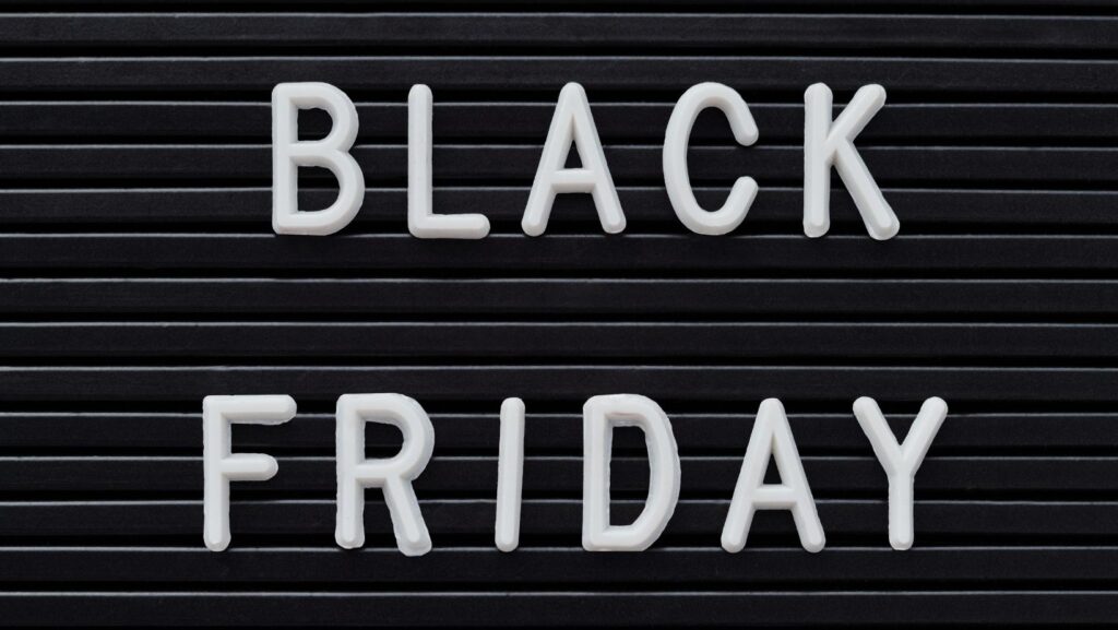 come gestire i social in vista del black friday e di natale